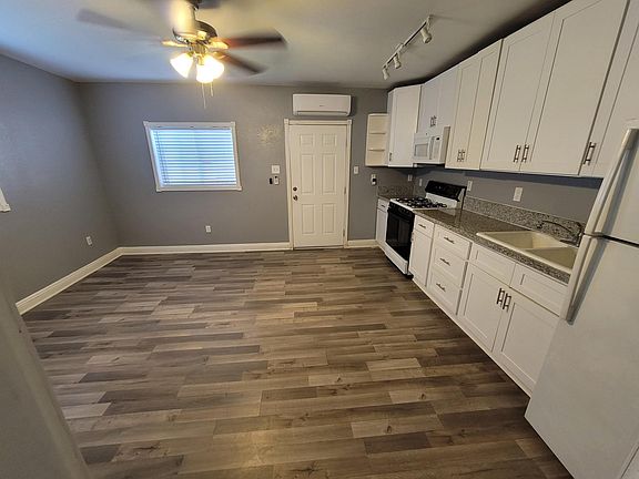 3rd image of 9655 Olive St #B