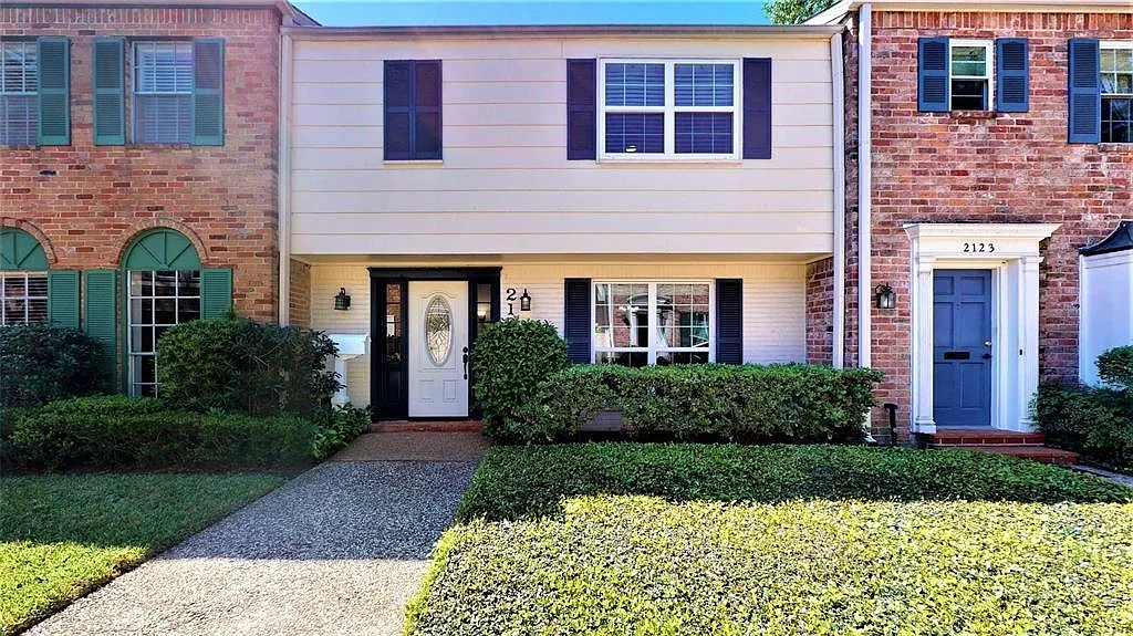 3 bed, 2.5 bath, 1872 sqft, $2,395 — Photo 1