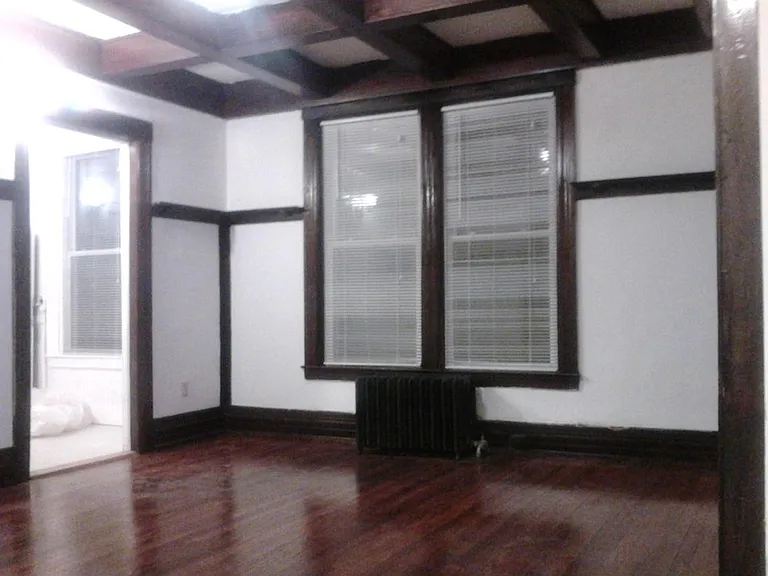 130 College Pl — Photo 4