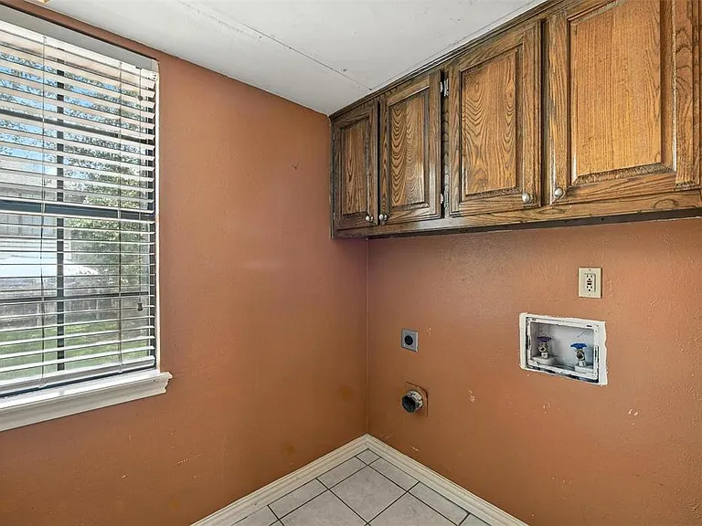 300 Saint Emelion Ct — Photo 7