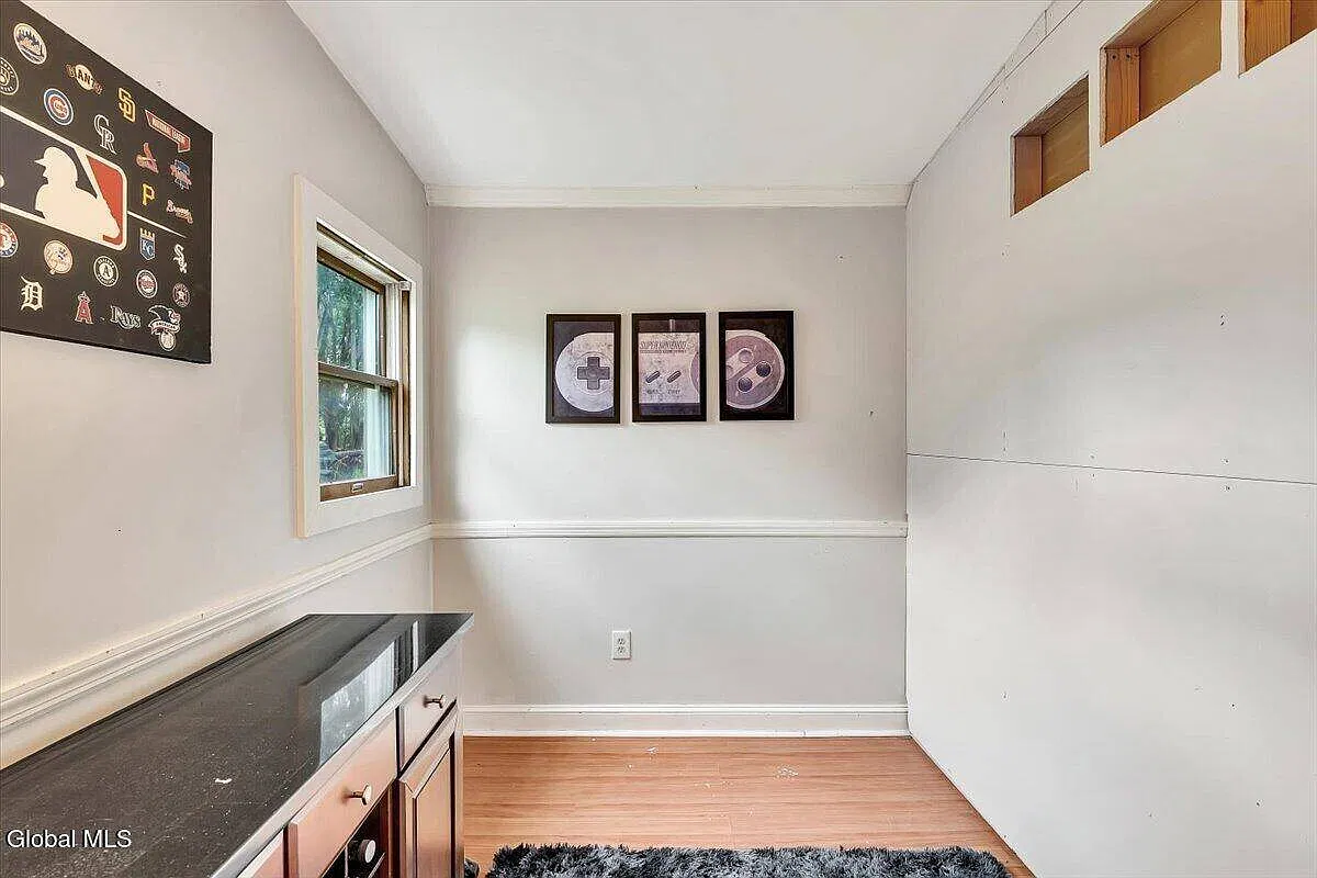 3 bed, 2.0 bath, 1616 sqft, $2,500 — Photo 4