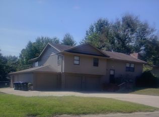 2741 SE 32nd St, Topeka, KS 66605