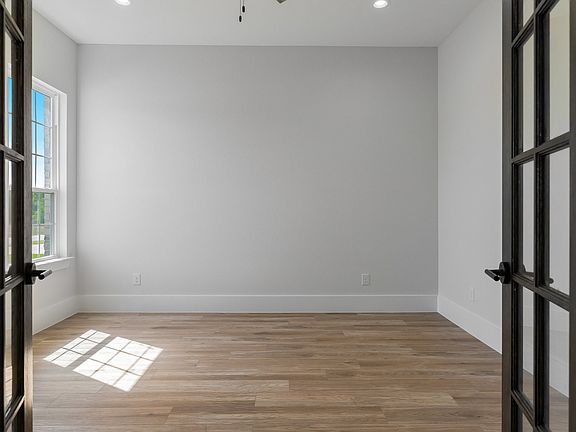 4th image of 6220 Purple English Oak Ct