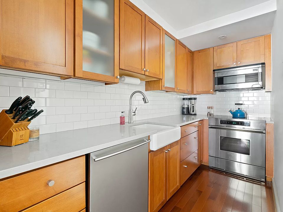 1st image of 28 Old Fulton St #Townhouse