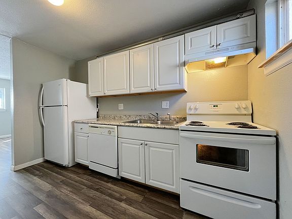 2nd image of 604 Alcazar St SE #D