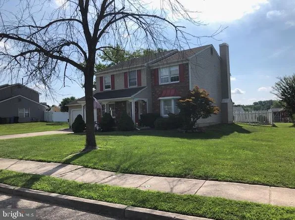 2 Crescent Hollow Dr, Sewell, NJ 08080