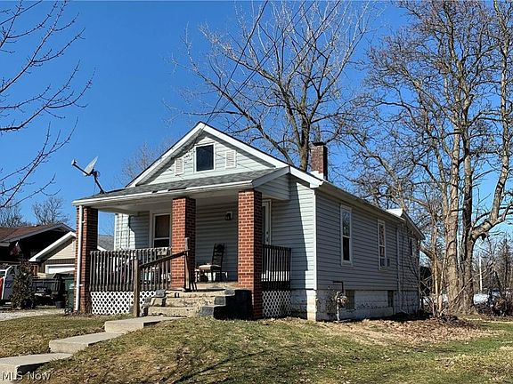 5th image of 2077 Eton St