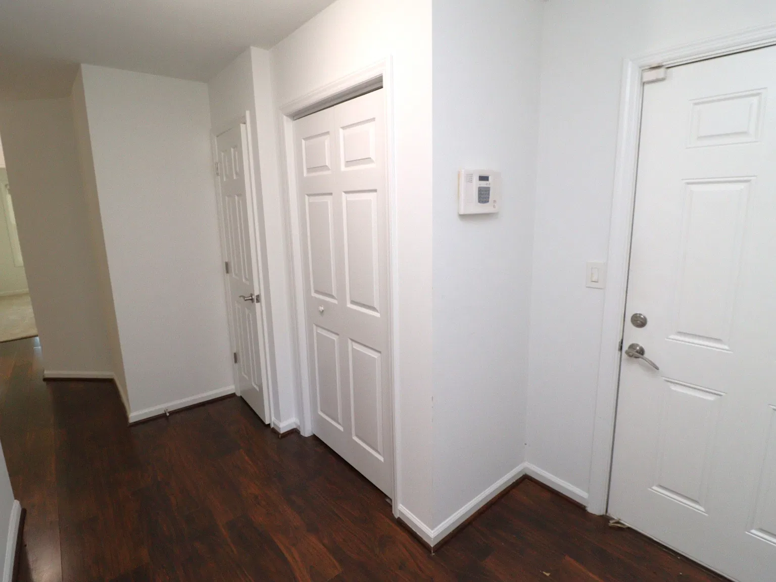 Charming Cary Condo in Sought-After Wellington Ridge Available Immediately — Photo 2