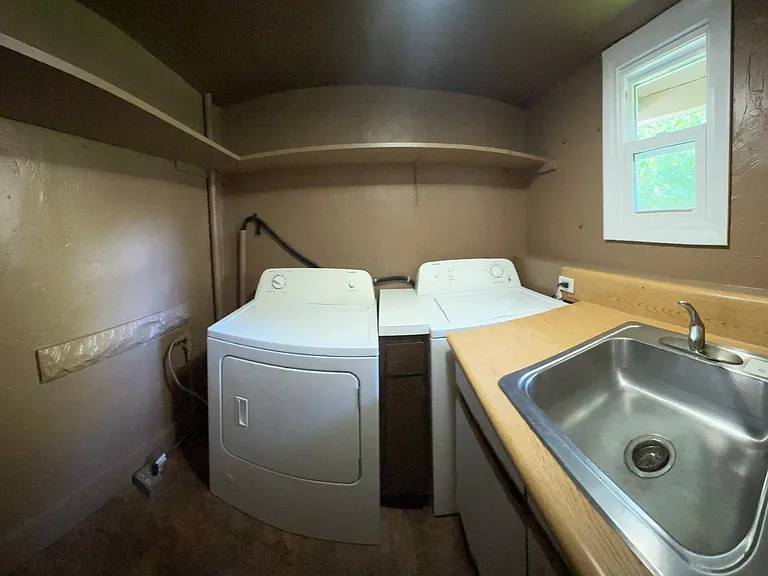 214 S Sherwood St — Photo 18
