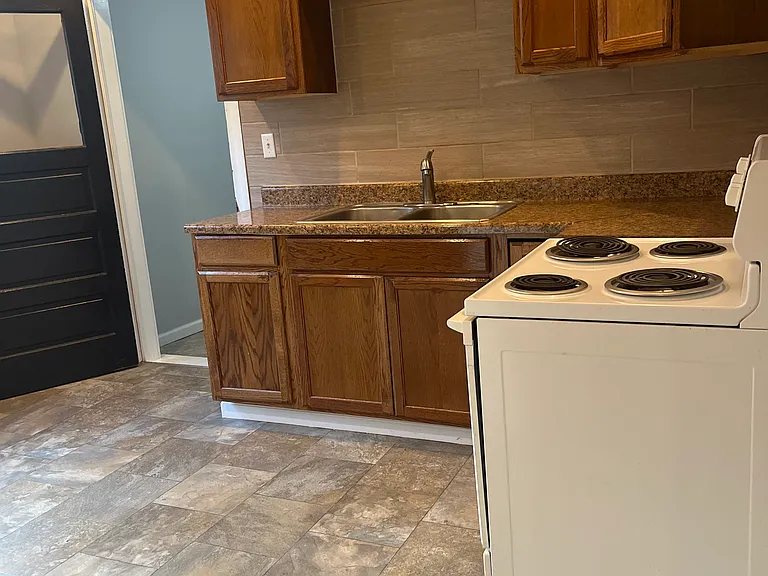 1134 Park Ave — Photo 3