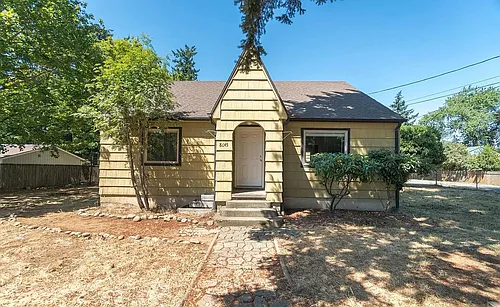 8645 SE Clatsop St Photo 1