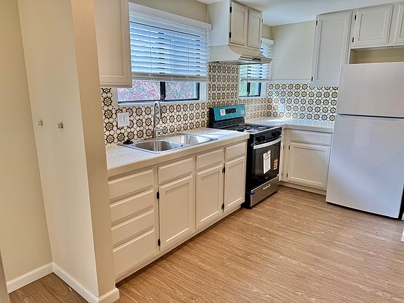 5th image of 1025 Palm Ave APT 3