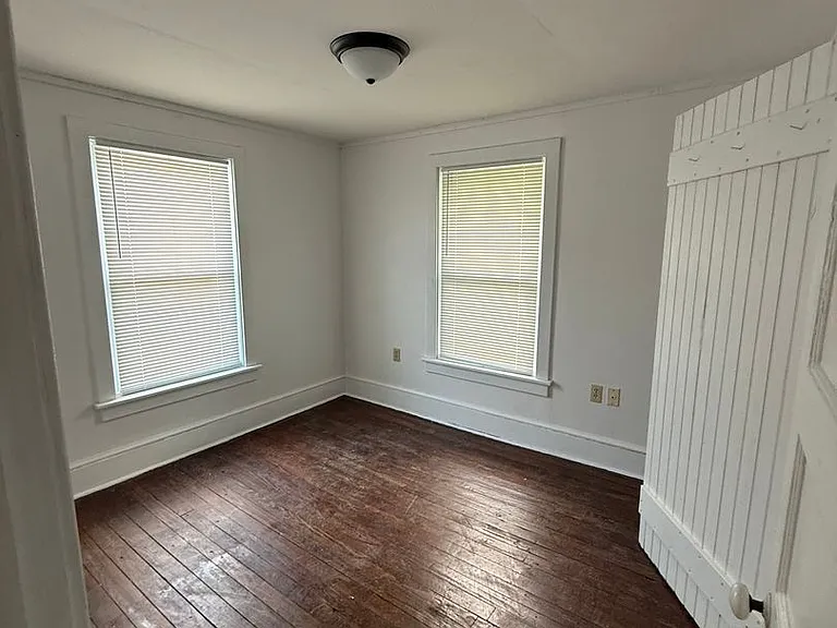 1335 Edenville Rd — Photo 5