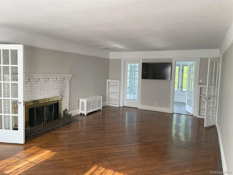 56 Nassau Blvd — Photo 4