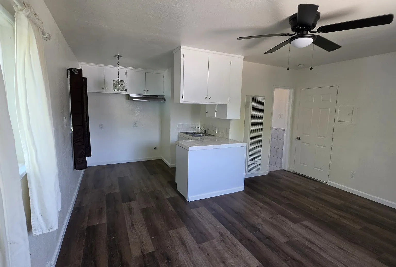 Studio, 285 sqft, $1,500 — Photo 4