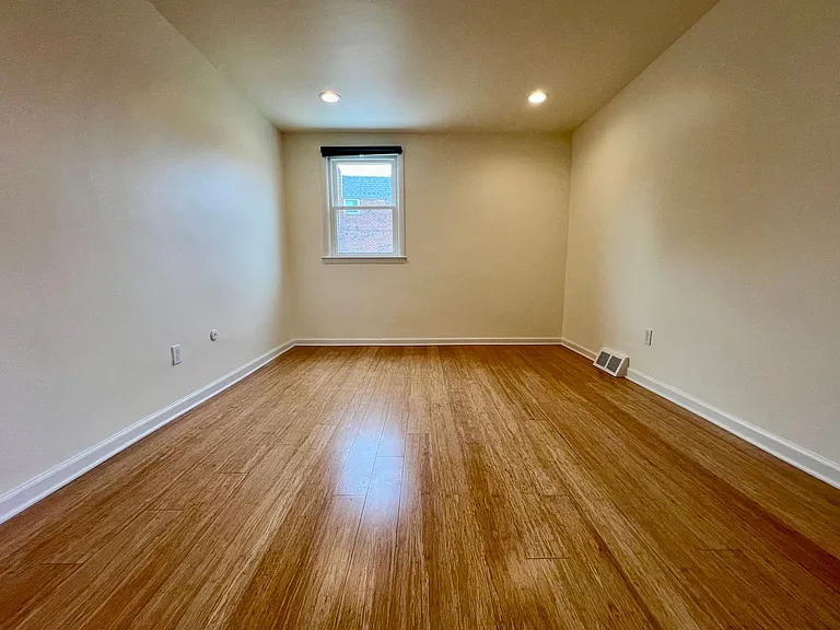 569 Domino Ln — Photo 17