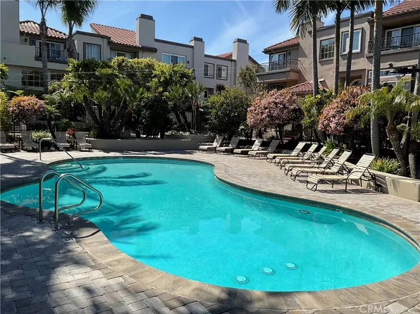 19361 Maidstone Ln, Huntington Beach, CA 92648