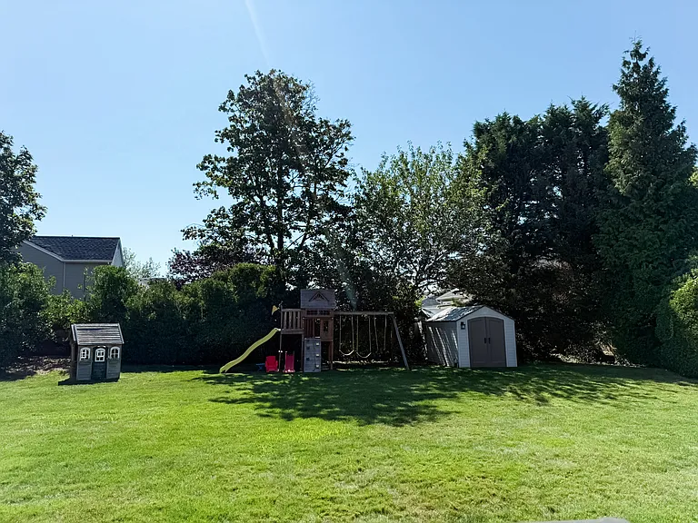 1558 Scriven Ave — Photo 14