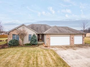 902 Baer Pass, Garrett, IN 46738
