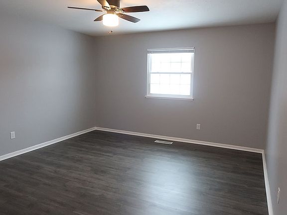 5th image of 7050 Carriage Hill Dr APT 204