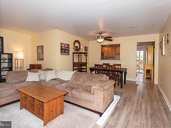 2nd image of 1486 Lowell Ct #19YF