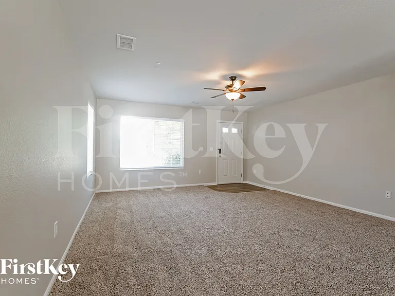 5592 Jebel Ct — Photo 3