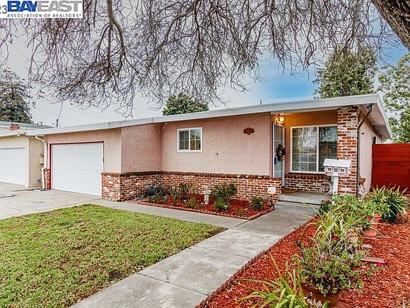 3rd image of 393 Solano Ave