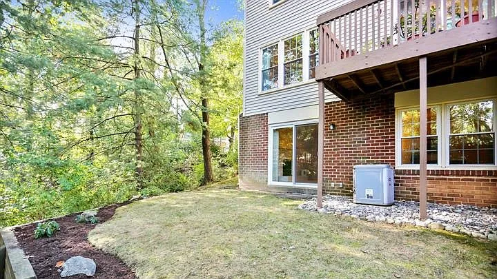 6338 Montrose Rd — Photo 4