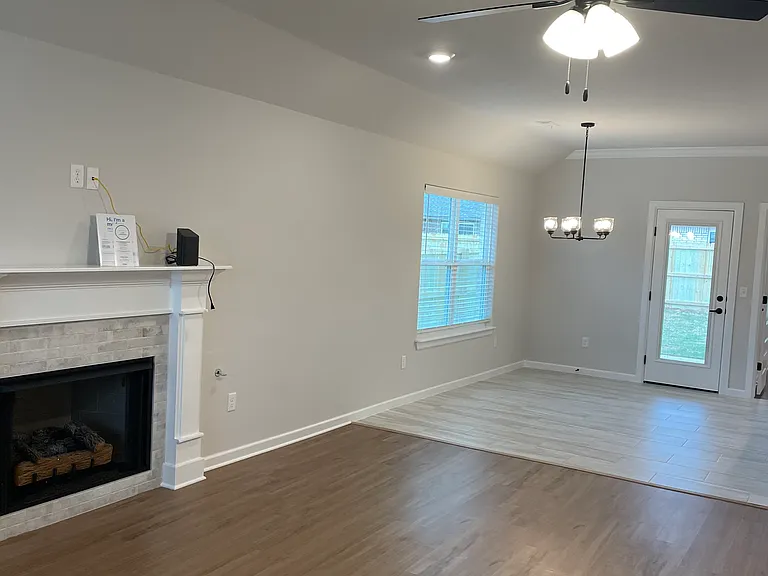 1105 Pepperwood Ave — Photo 3