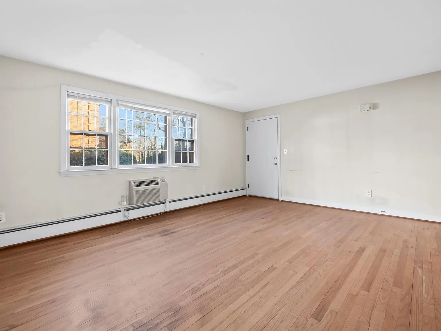 1 bed, 750 sqft, $1,375 — Photo 3