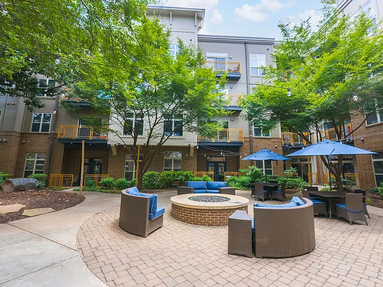 Elizabeth Square Apartments — Photo 5