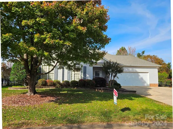 569 Surry Trace Cir NW, Concord, NC 28027