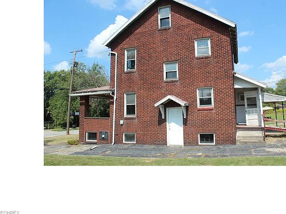 5th image of 823 Bennington Ave