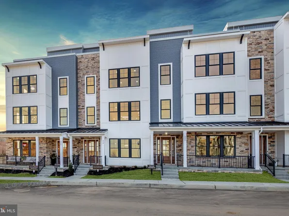 317 Squire Dr #17D, Newtown Square, PA 19073