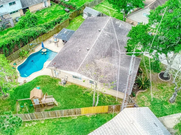 1405 Delabrook Ct, Seabrook, TX 77586