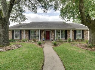 7115 Bayou Forest Dr, Houston, TX 77088