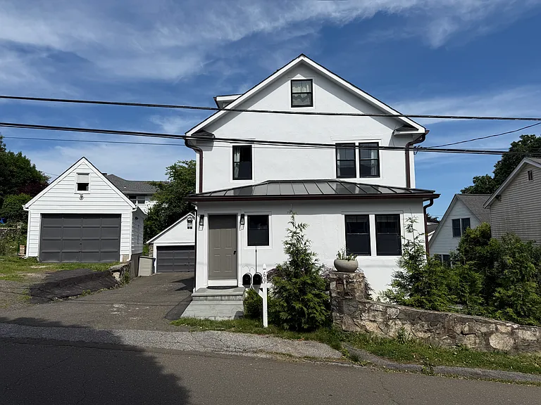 69 Cos Cob Ave #1 — Photo 1