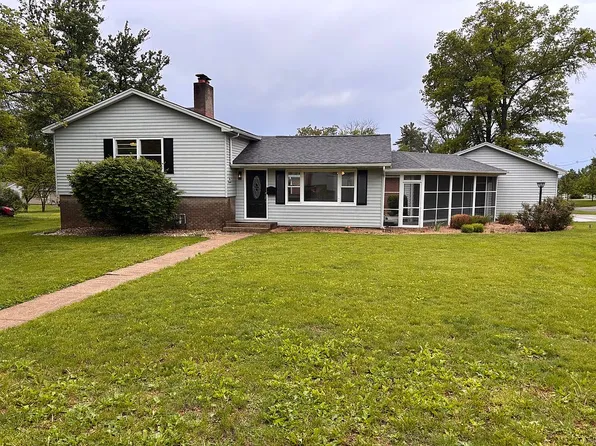 600 Woodland Pl, Jacksonville, IL 62650