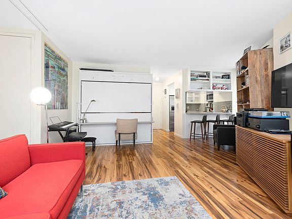 4th image of 155 W 70th St APT 4G