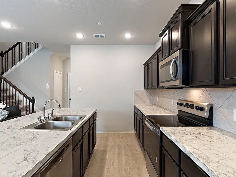 2833 Bellflower Dr — Photo 10