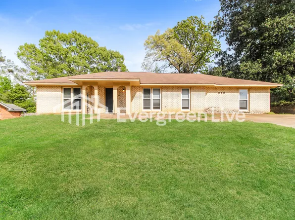 319 Davors Dr, Montgomery, AL 36109