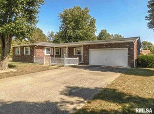 601 Cedar Ln, Marion, IL 62959