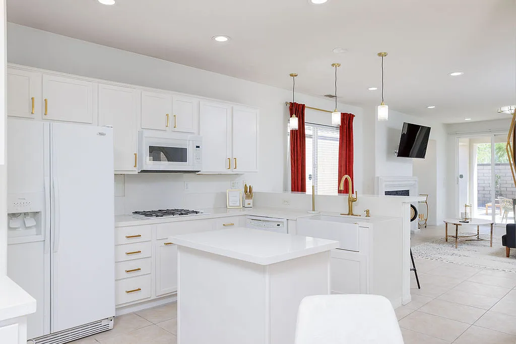2 bed, 1683 sqft, $4,000 — Photo 4