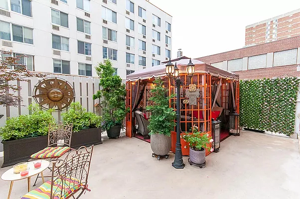 Sold by Compass | media 8