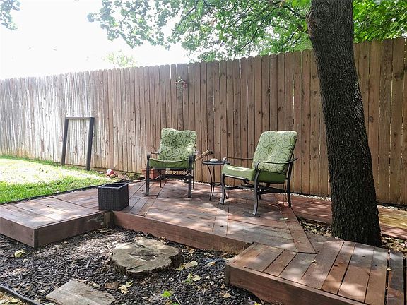 4th image of 1708 Redwood Dr