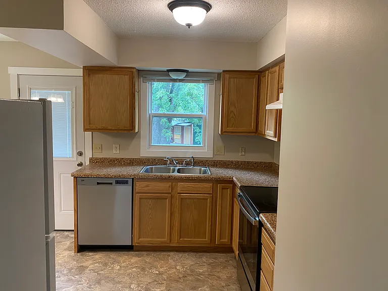 10610 Johnson Cir #10610 — Photo 24