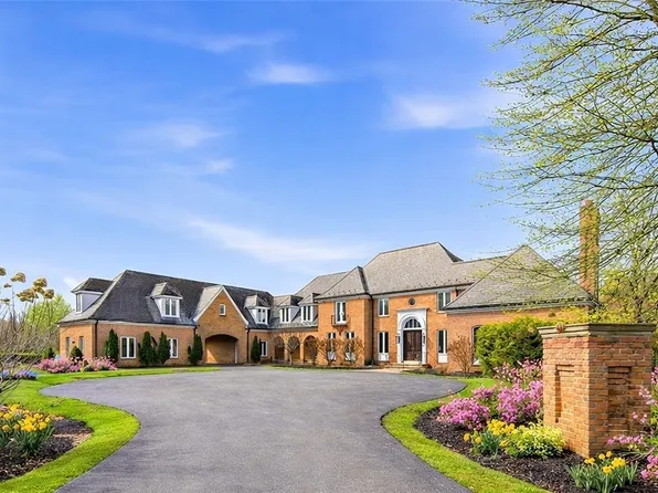 7325 Calley Ln, Novelty, OH 44072