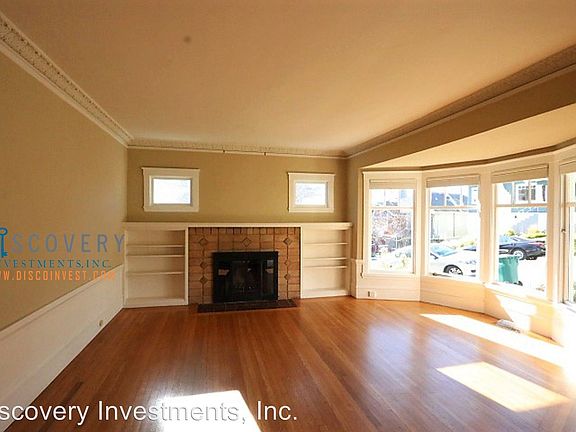5th image of 3976 Greenwood Ave