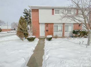 27890 Eastwick Sq, Roseville, MI 48066