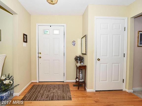 Center Hall Main level